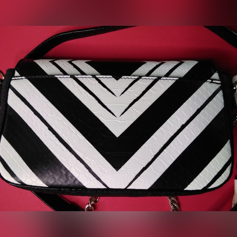 Victoria's Secret crossbody / clutch - Picture 4 of 9